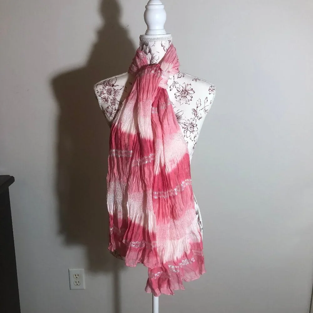 💗 Vintage Pink & White Crinkle Scarf with Silver Metallic Thread | Playful